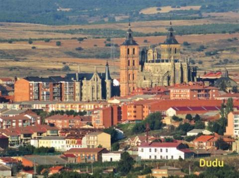 San Andrés.piso Amueblado En Astorga. Cerca Del Camino De Santiago. Aparcamiento Privado Bicis.