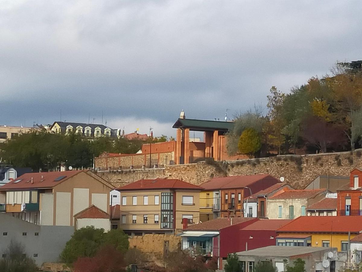 San Andrés.piso Amueblado En Astorga. Cerca Del Camino De Santiago. Aparcamiento Privado Bicis. *